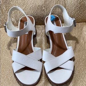 Comfortable White Leather Shoe